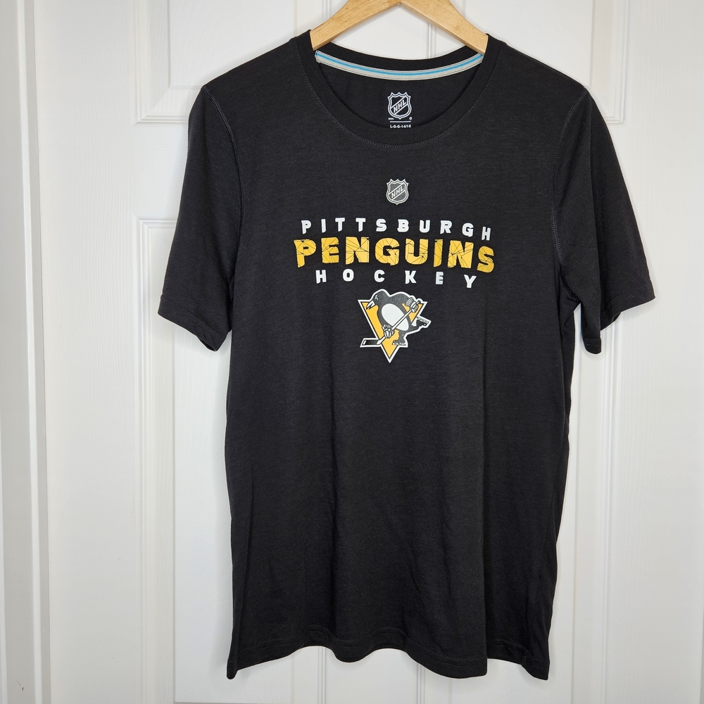 NWOT NHL Pittsburgh Penguins Boys Graphic Tee Team Logo Black T-Shirt Size L